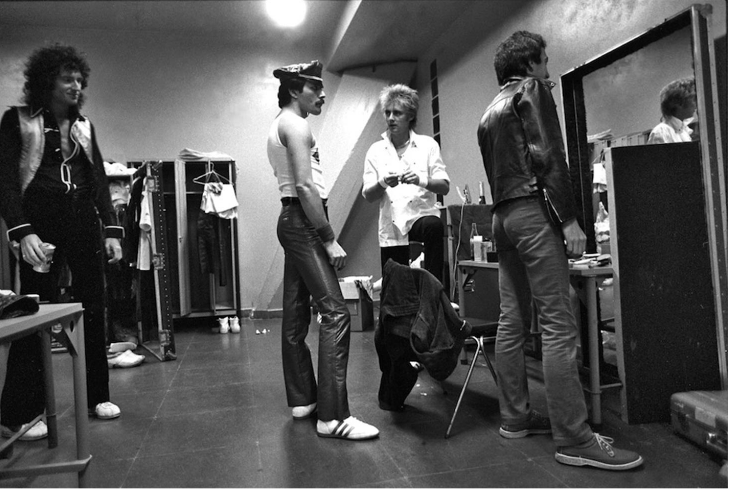 Neal Preston: Queen, Backstage - Snap Galleries Limited